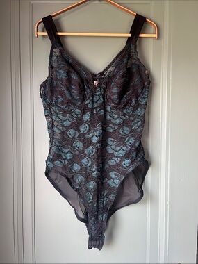 Vintage early 90s Union Made  Quismet Lace Floral Bodysuit in Teal and Black
